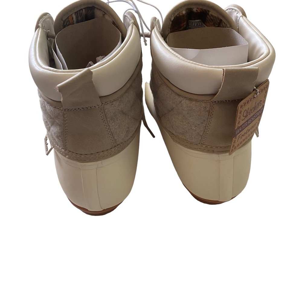 Skechers Water Resistant Boots Cream Sz 11 NWT - Picture 2 of 7